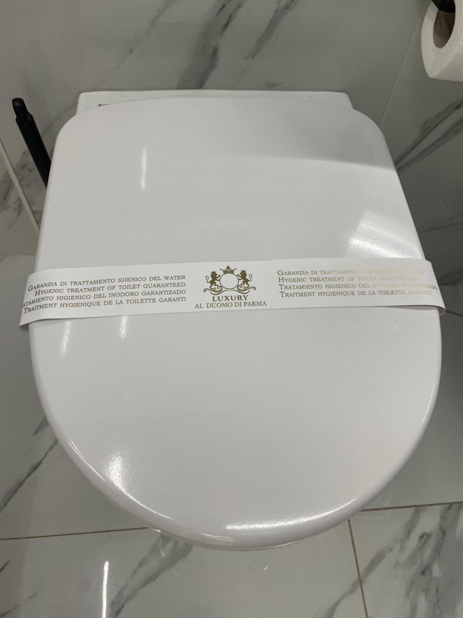 Luxury 5 Al Duomo Di Parma Apartment Bagian luar foto