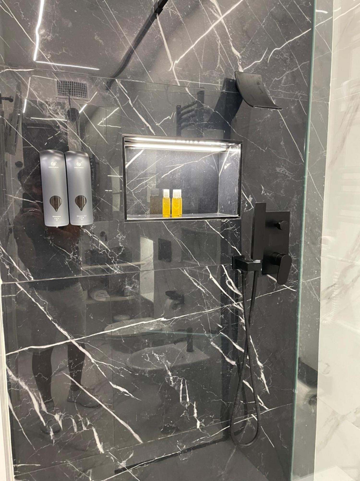 Luxury 5 Al Duomo Di Parma Apartment Bagian luar foto