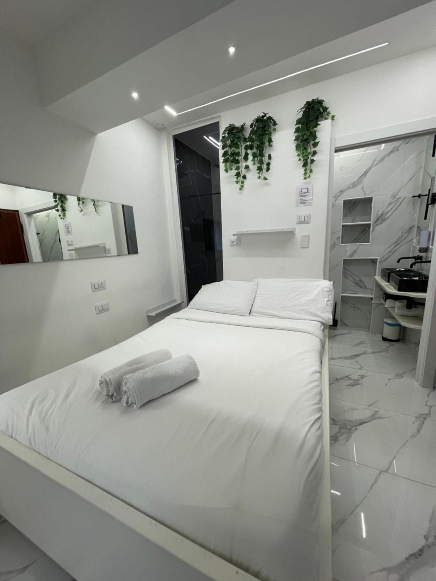 Luxury 5 Al Duomo Di Parma Apartment Bagian luar foto