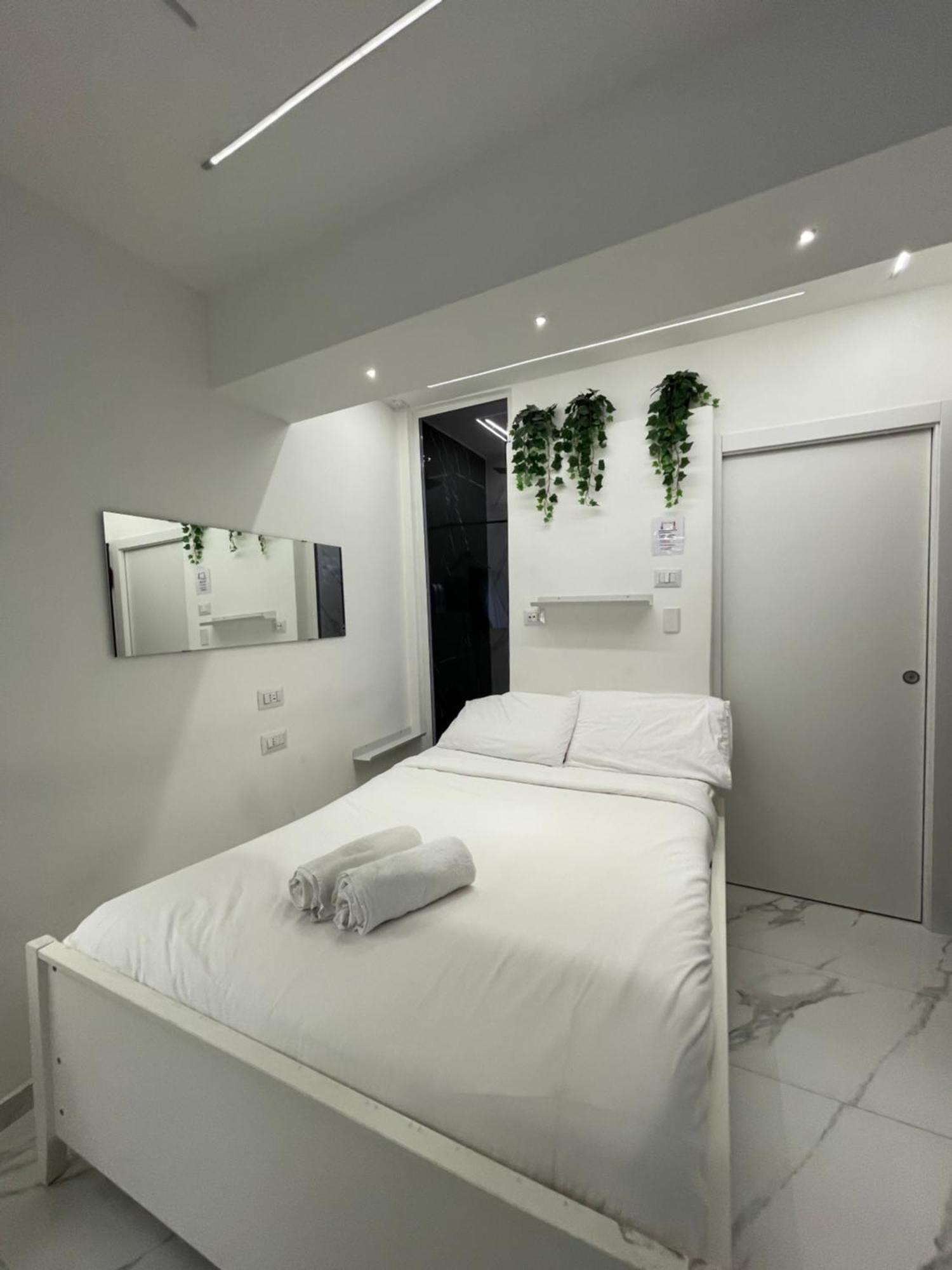 Luxury 5 Al Duomo Di Parma Apartment Bagian luar foto