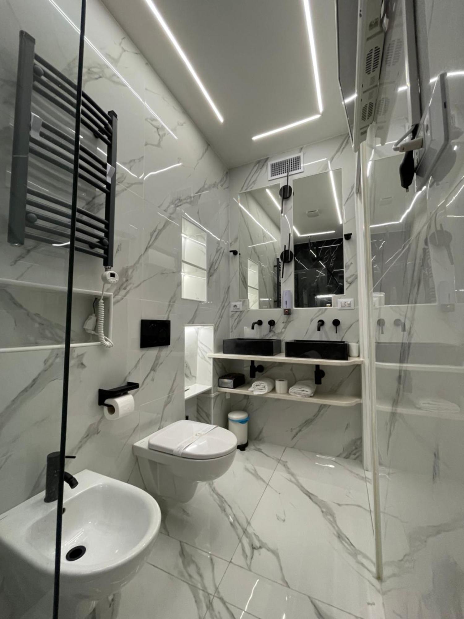 Luxury 5 Al Duomo Di Parma Apartment Bagian luar foto